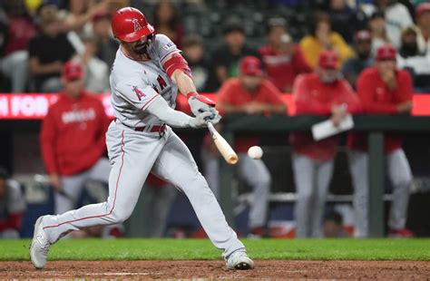 Grichuk has RBI single to key Angels’ three-run 10th in 8-5 win over Mariners